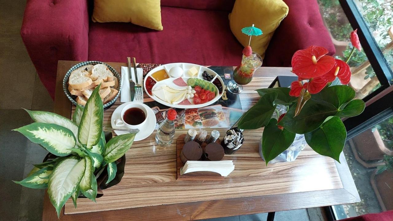 Paris Hotel Cafe Restaurant Provincia di Provincia di Istanbul Esterno foto